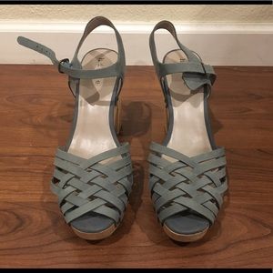 Hinge Slate/Dusty Blue wooden platform sz 8